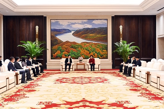 余紅輝拜會(huì)黑龍江省委副書記、省長(zhǎng)梁惠玲