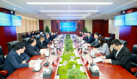 余紅輝會見西安市臨潼區委書記黃可