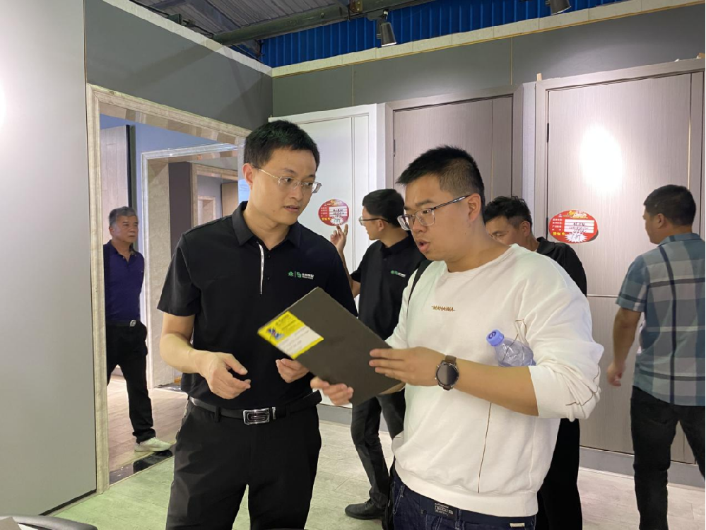 永安林業藍豹家居成功舉辦第27屆大型工廠團購會