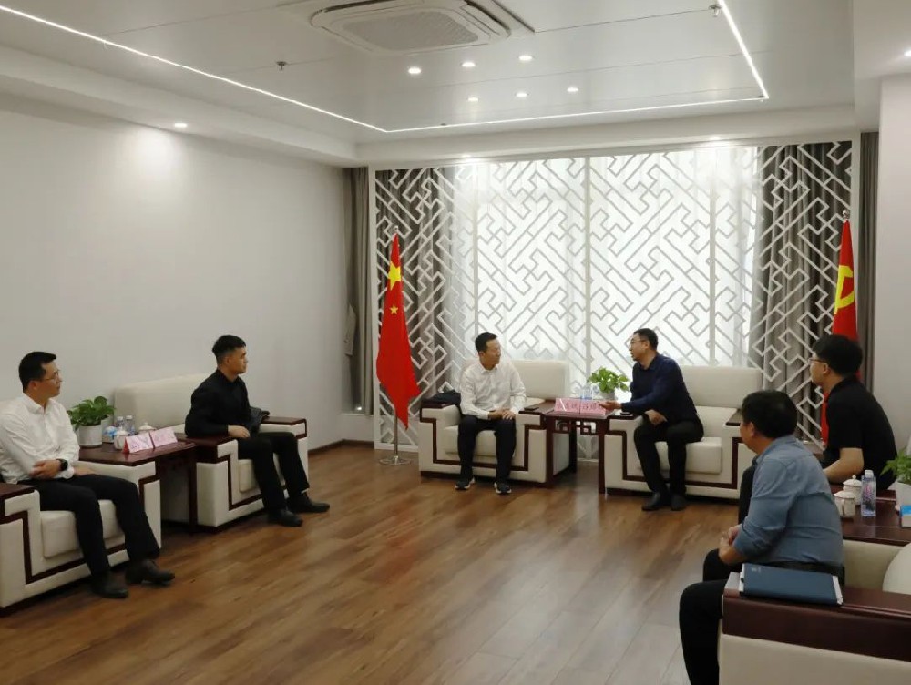 呂錦程與三峽集團福建分公司副總經理張友斌一行座談交流